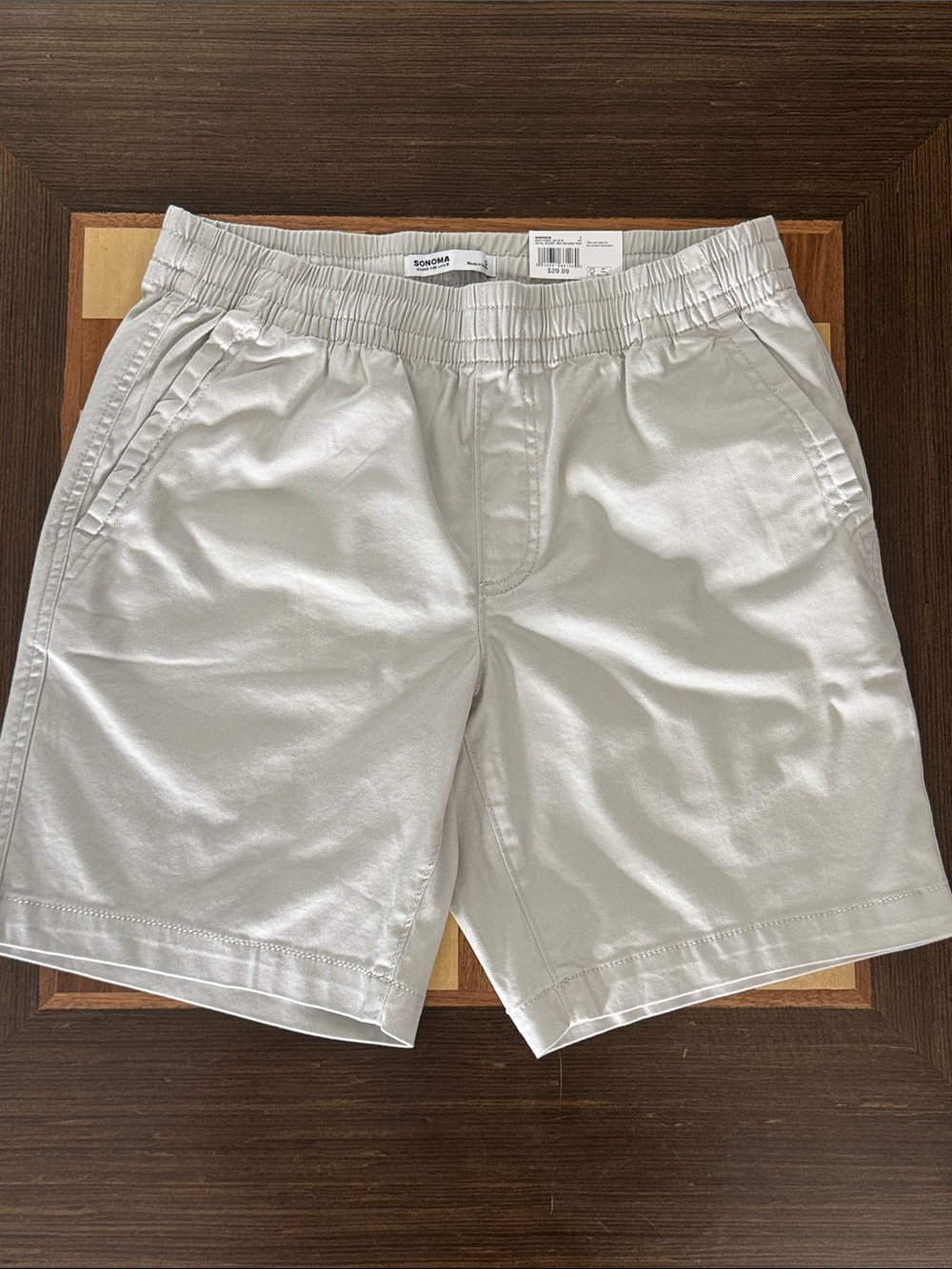 Sonoma mens cream dress shorts size S.